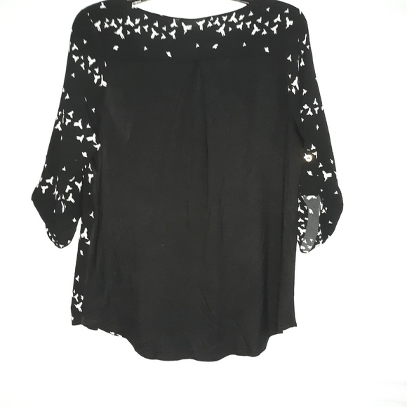 🎃 Janet Chung black and white print top - Picture 2 of 3